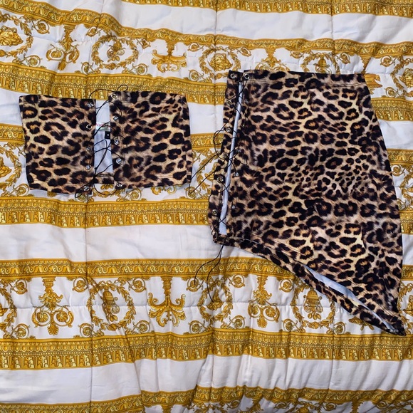 Custom Fit - Picture 2 of 3